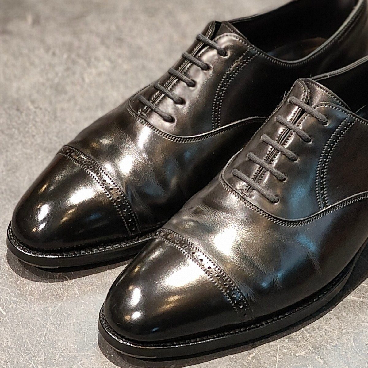 美品【JOHN LOBB】ジョンロブ フィリップ2 クォーターブローグ カーフ ブラック サイズUK6E 7000ラスト 参考定価¥332,200-