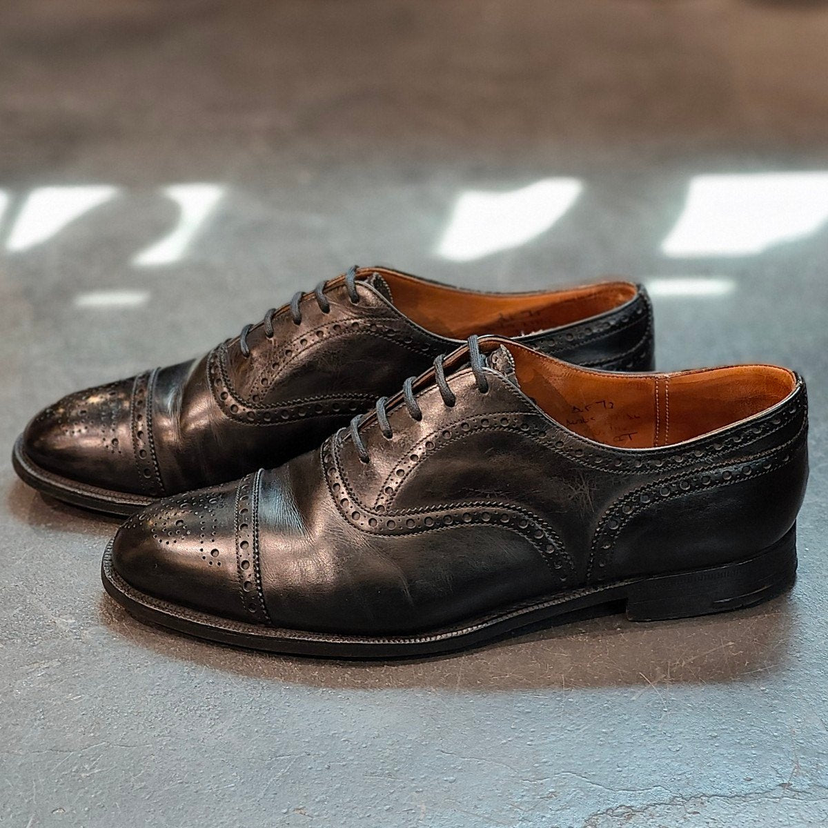 【Church's】チャーチ 3都市 ディプロマット セミブローグ カーフ ブラック サイズ UK80F 73ラスト 定価¥160,600-