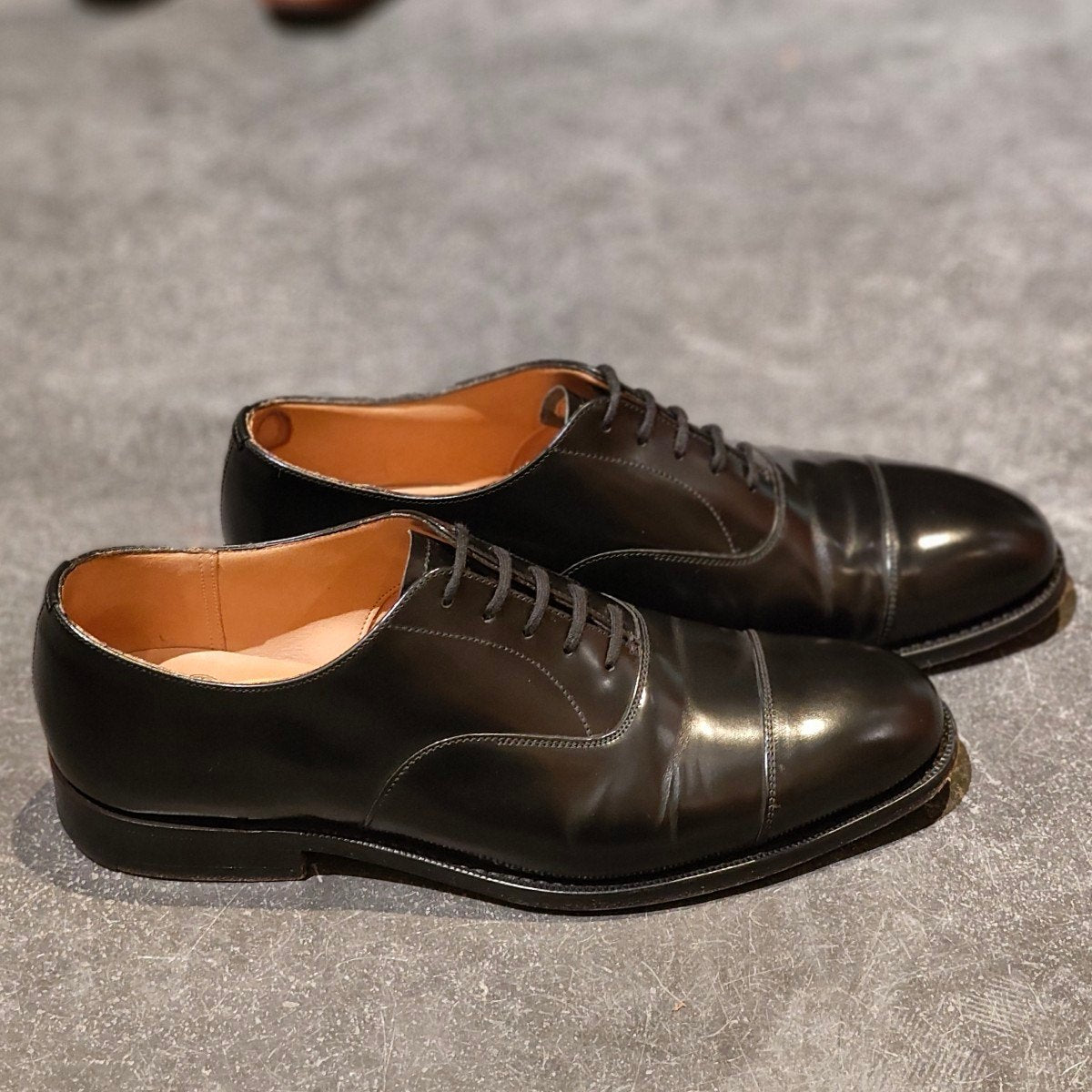 美品【Church’s】チャーチ コンサル ストレートチップ 4都市 ポリッシュドバインダーカーフ ブラック サイズUK90G 173ラスト 参考定価¥181,500-