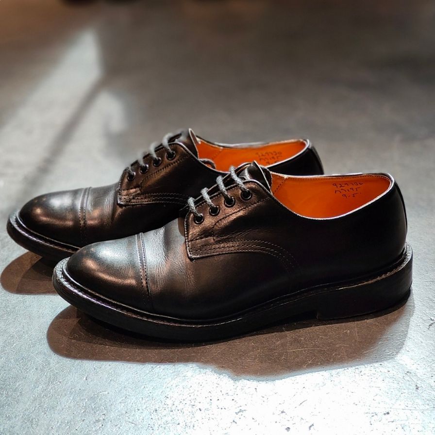 【Tricker’s】トリッカーズ M7195 ユニオンワークス別注 キャップトゥ ブラック カーフ サイズ UK9