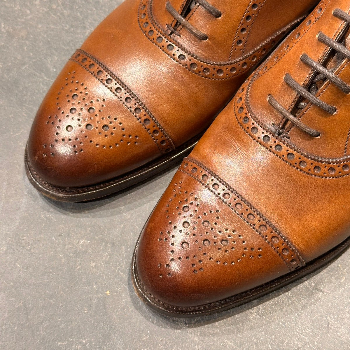 美品【EDWARD GREEN】エドワードグリーン セミブローグ カドガン カーフ ダークオークアンティーク サイズUK6E 202ラスト