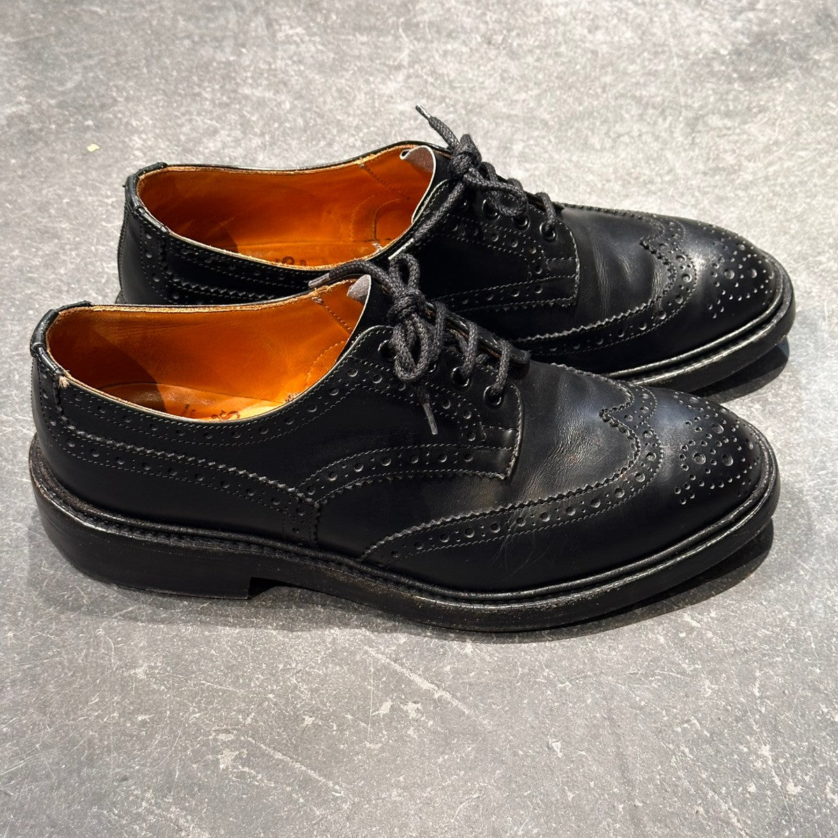 美品【Tricker’s】トリッカーズ バートン ウイングチップ カーフ ブラック サイズUK9