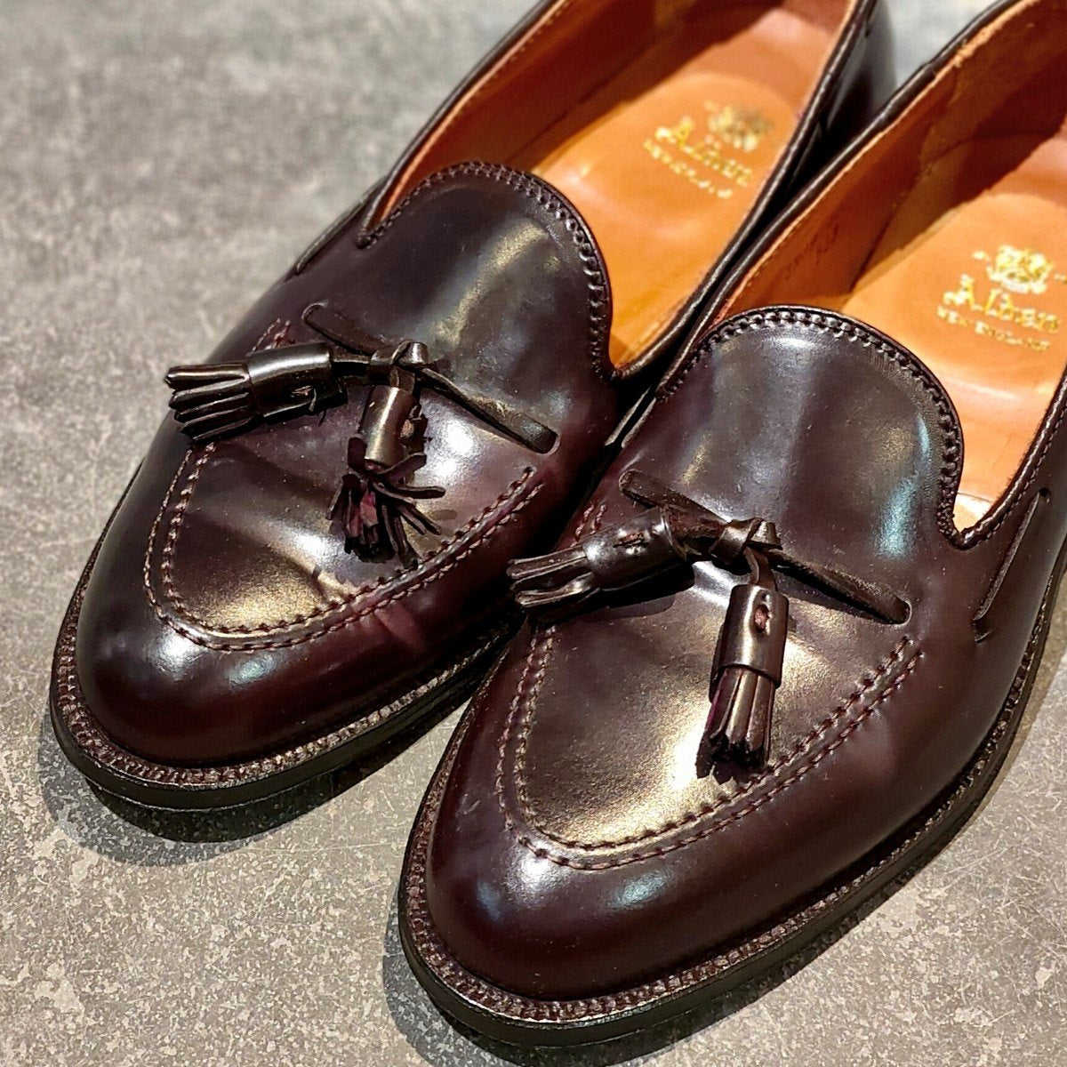 試着程度【ALDEN】オールデン 563 R品 タッセルローファー コードバン ダークバーガンディ サイズUS7D アバディーンラスト 参考定価￥217,800-