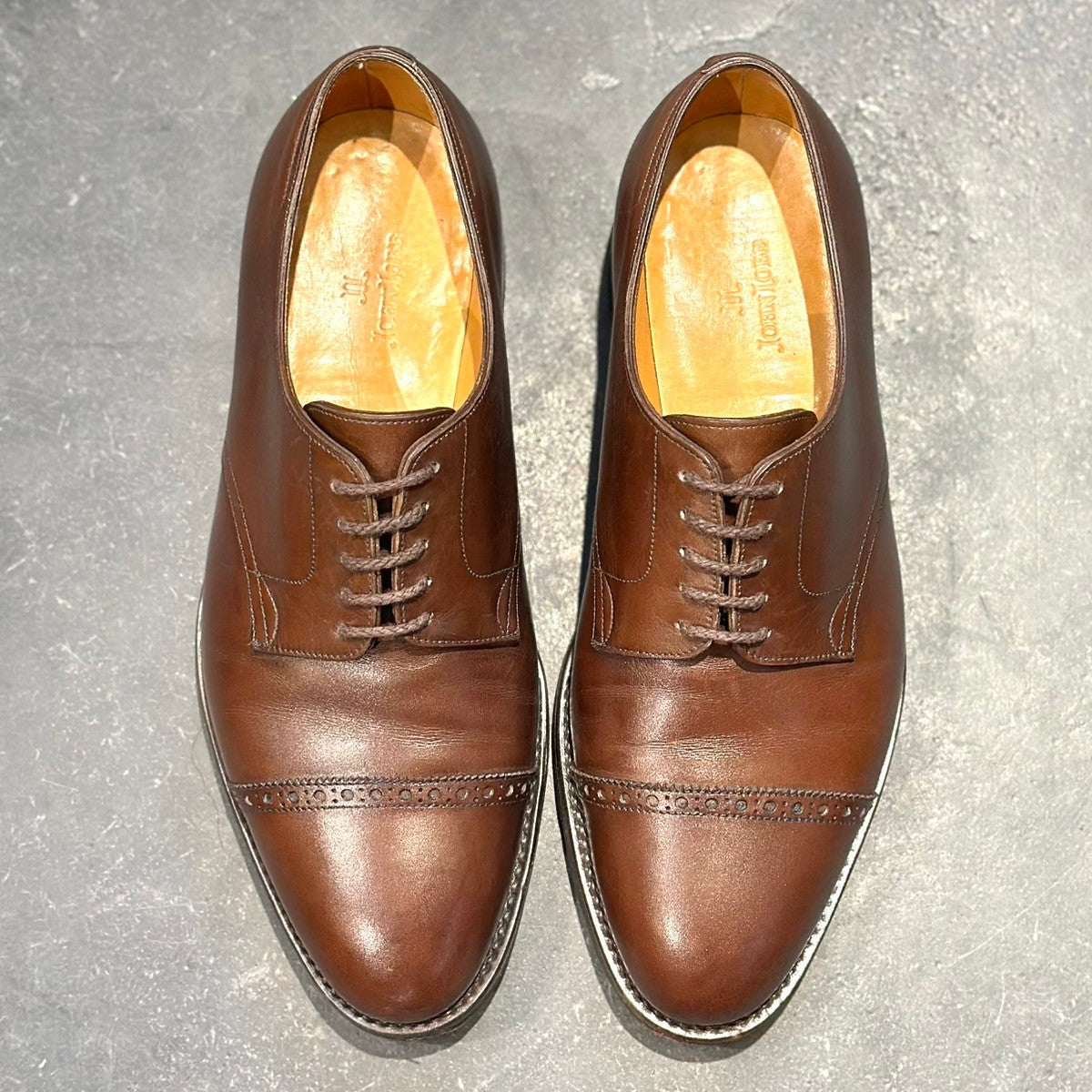 ジョンロブBEESTON パンチドキャップトゥ ダービーシューズ 86956.5 ジョンロブBEESTON パンチドキャップトゥ ダービーシューズ