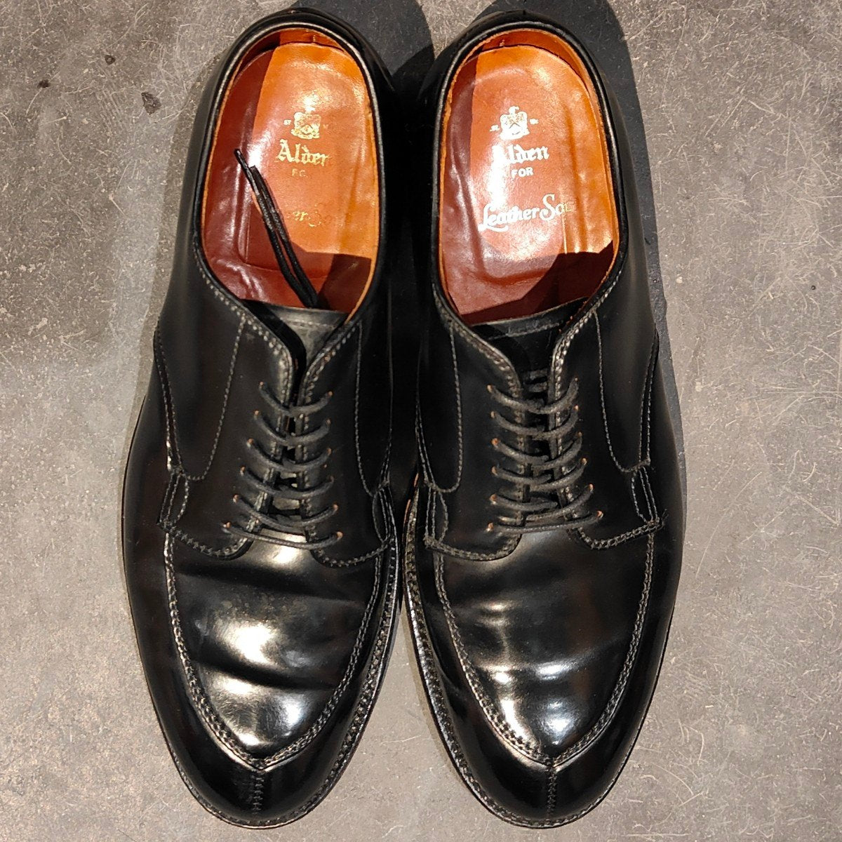 希少 使用数回 【ALDEN】オールデン レザーソウル別注 87150 Vチップコードバン ブラック サイズ US8.5D バリーラスト