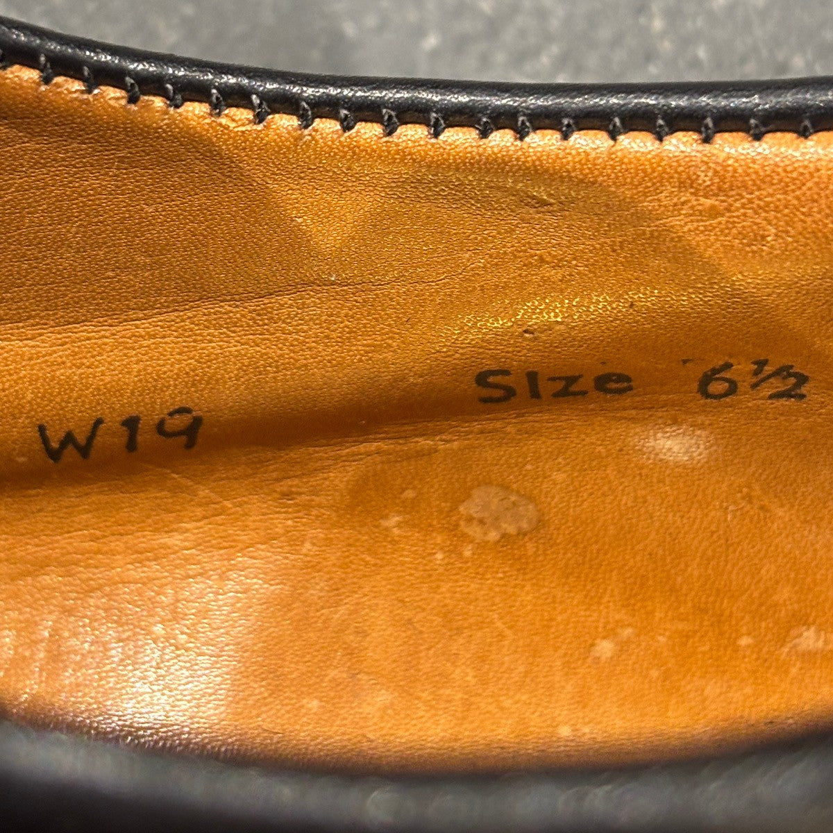 美品【Tricker's】トリッカーズ 筆記体ロゴ プレーントゥ V
