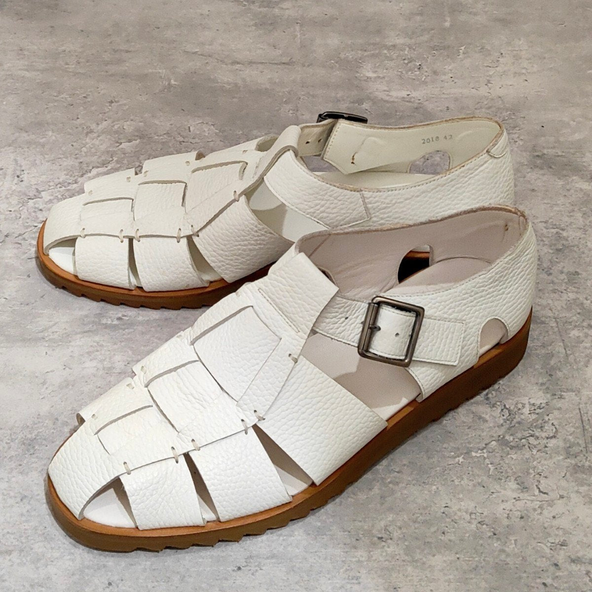 美品【Paraboot】パラブーツ パシフィック グルカサンダル グレインレザー ホワイト サイズ42