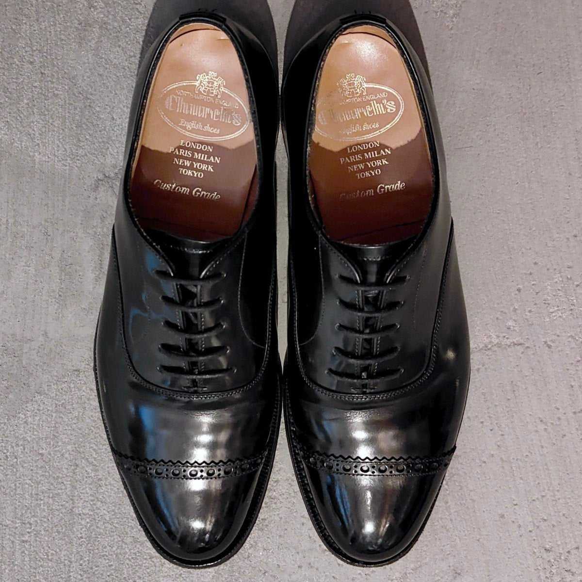 美品 【Church´s】チャーチ バークロフト 5都市  パンチドキャップトゥ ポリッシュドバインダーカーフ ブラック サイズUK60F 84ラスト