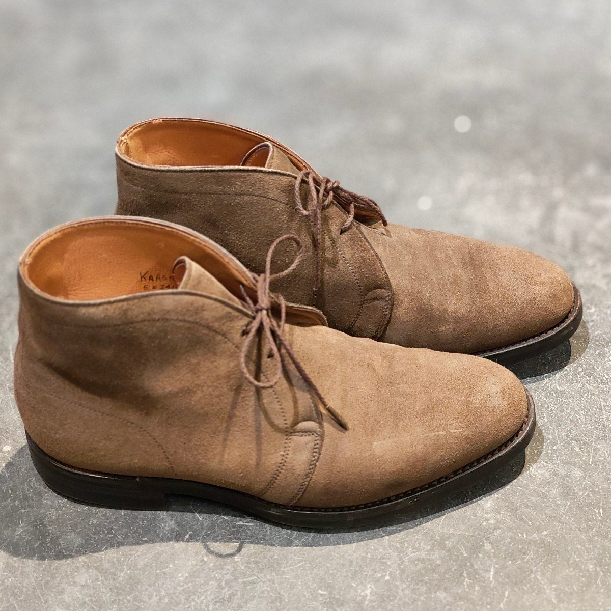 希少【JOHN LOBB】ジョンロブ クラスナ PARISロゴ チャッカブーツ スエード ブラウン サイズUK5E