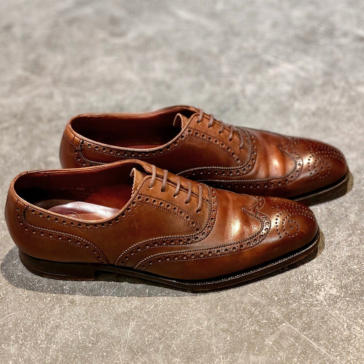 極美品【CROCKETT&JONES】クロケット&ジョーンズ クリフォード ウイングチップ バーニッシュカーフ ブラック ブラウン サイズUK5.5E  337ラスト