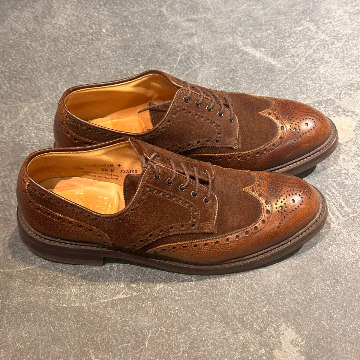 【CROCKETT&JONES】クロケット&ジョーンズ カーディガン4 ウイングチップ グレインレザー×スエード ブラウン サイズUK9.5D