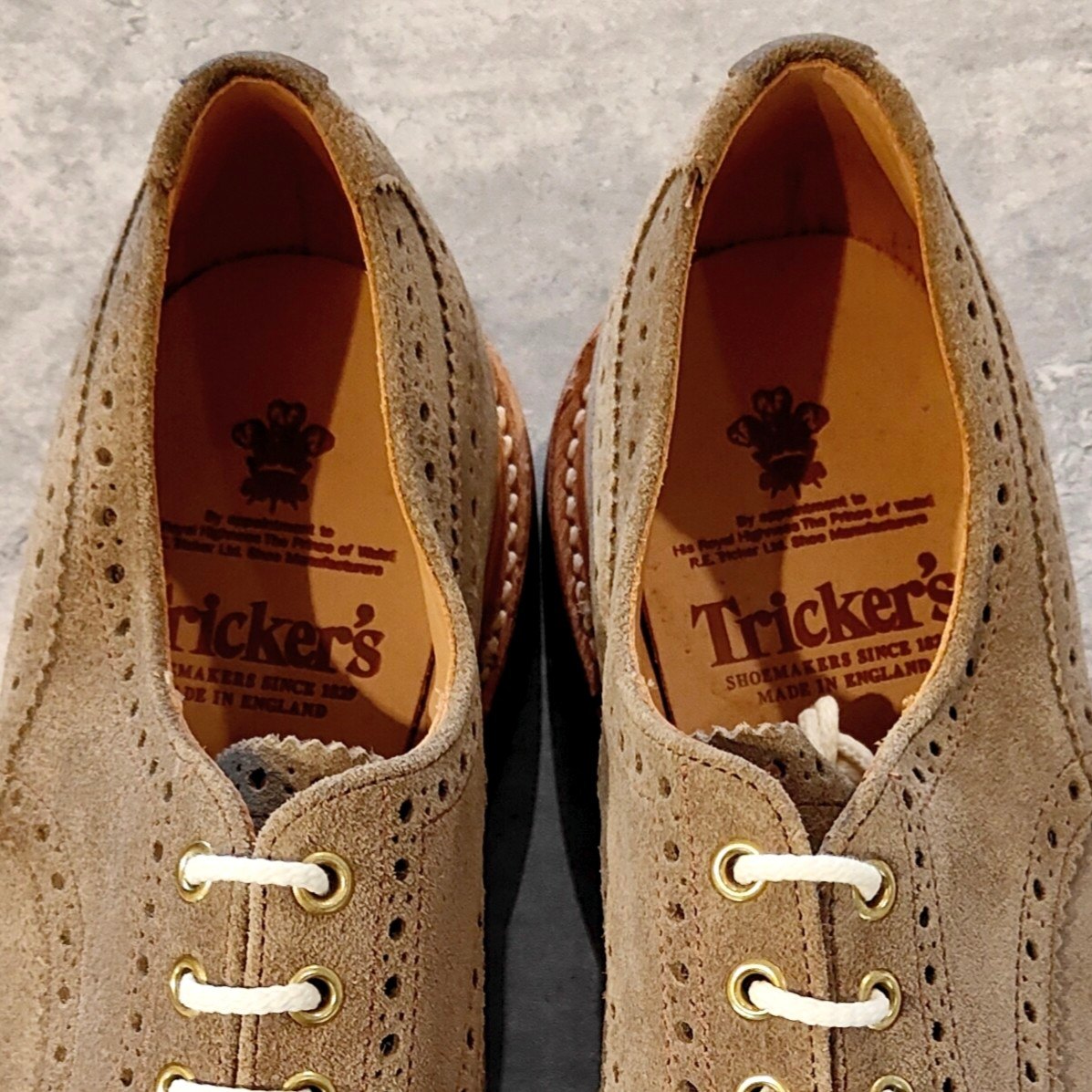 未使用【Tricker's】トリッカーズ バートン 5633 スエード グレー系 サイズ UK9.5 参考定価￥132,000-