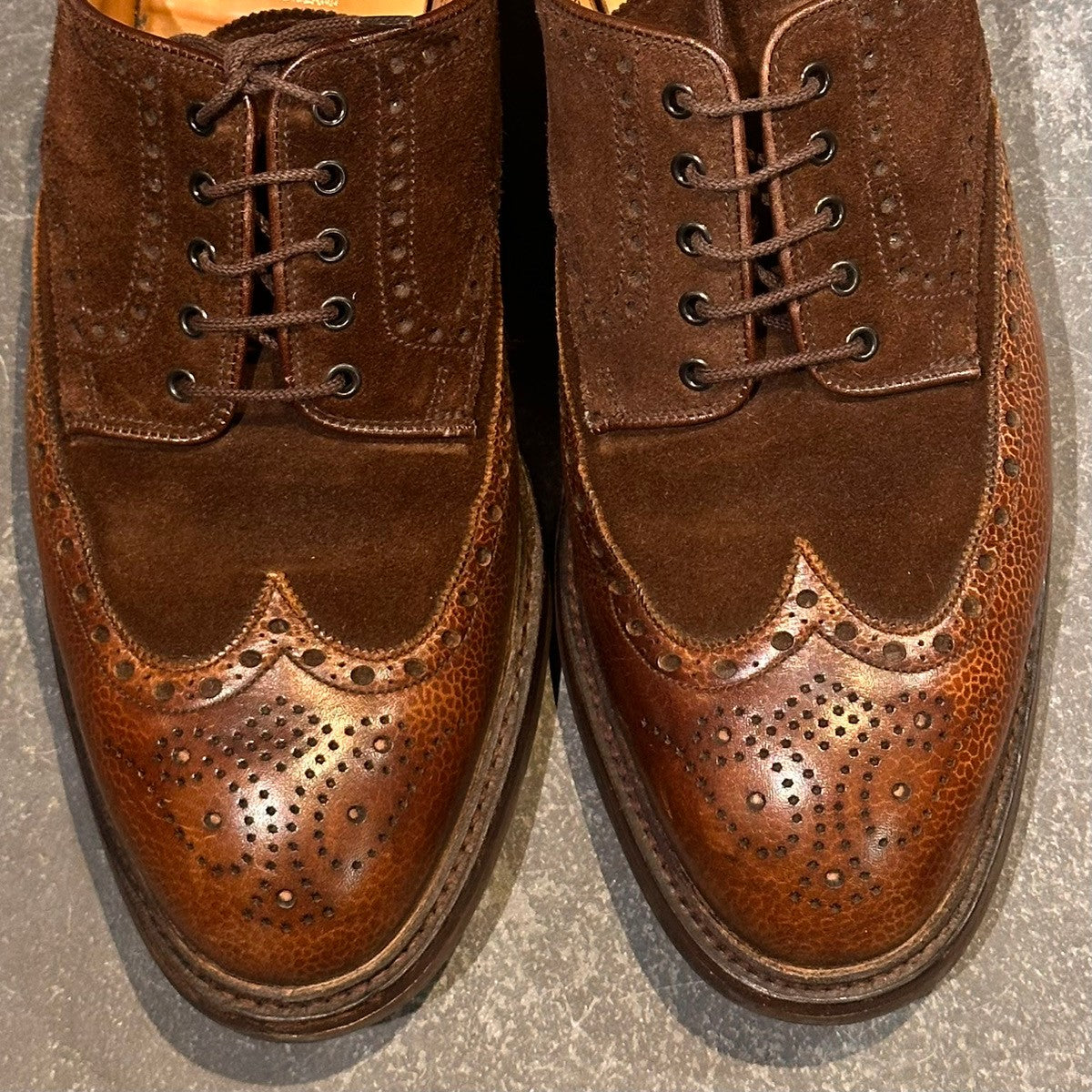 【CROCKETT&JONES】クロケット&ジョーンズ カーディガン4 ウイングチップ グレインレザー×スエード ブラウン サイズUK9.5D