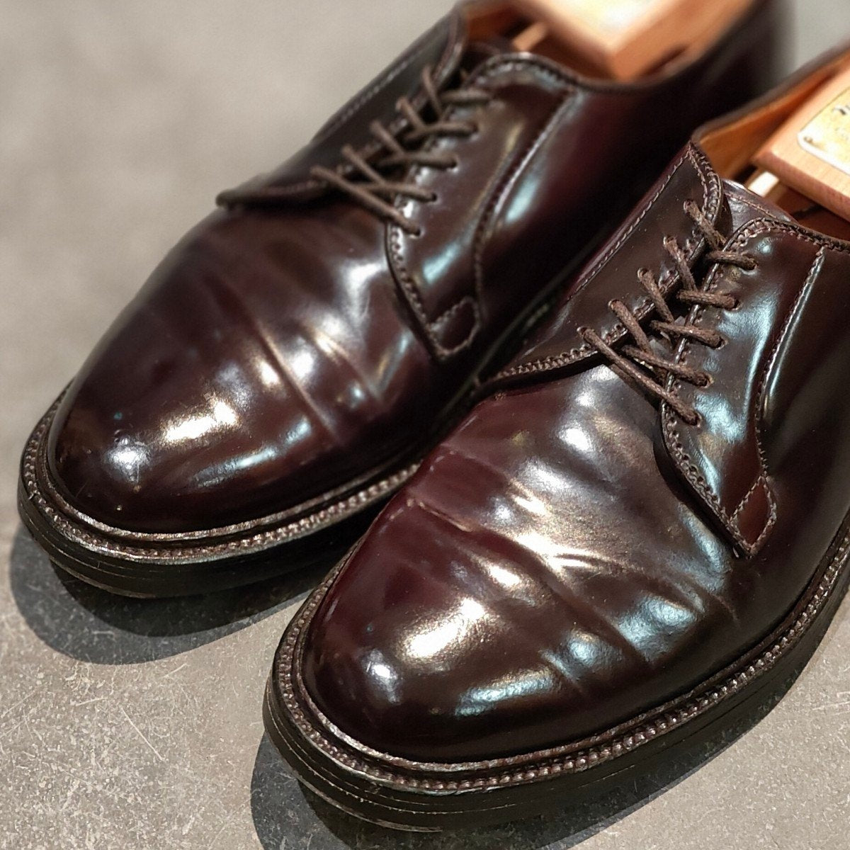 極美品 【ALDEN】オールデン 990 プレーントゥ コードバン ダークバーガンディ サイズUS7.5E バリーラストラスト 参考定価 ￥220,000-