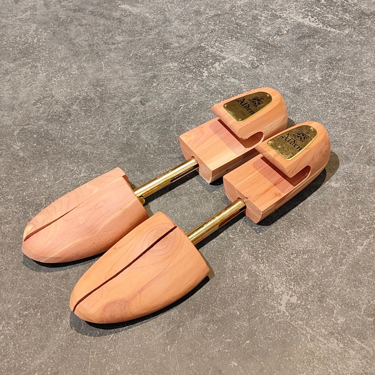 希少 試着程度【ALDEN】オールデン WINE LABEL for SHIPS別注 13132 チャッカブーツ コードバン シガー サイズ US7D バリーラスト