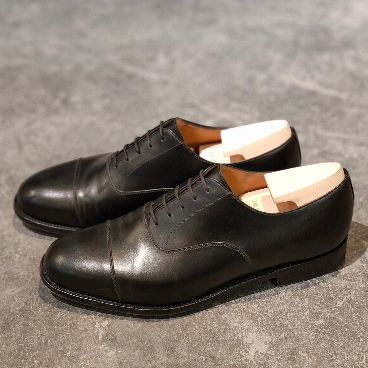 極美品【J.M.WESTON】ジェイエムウエストン 300 ストレートチップ カーフ ブラック UK7.5E 11ラスト 参考定価￥170,500-