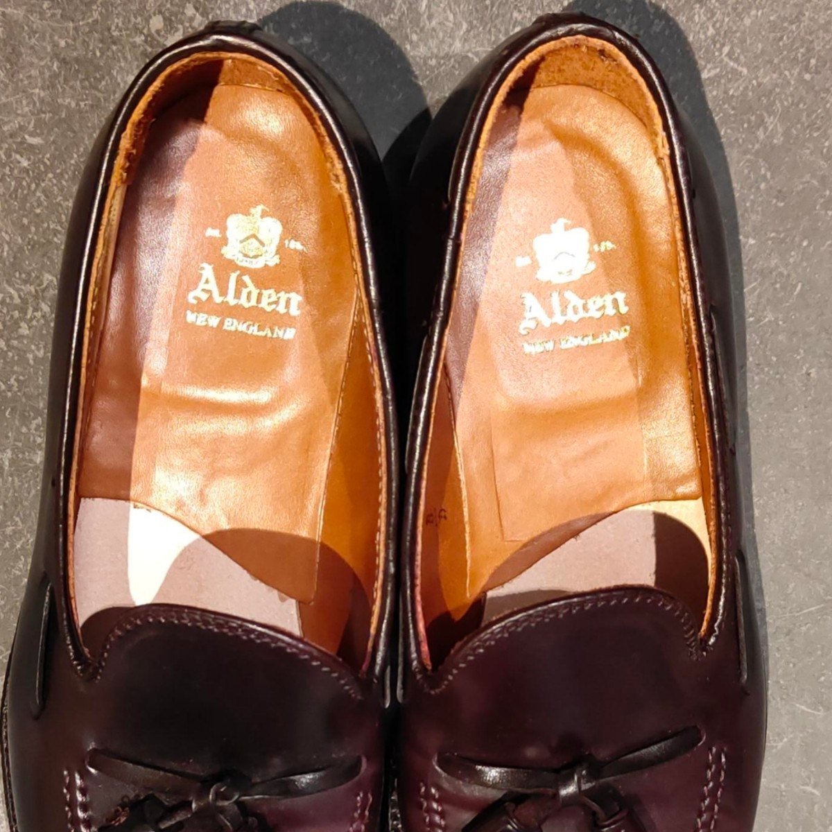 試着程度【ALDEN】オールデン 563 R品 タッセルローファー コードバン ダークバーガンディ サイズUS7D アバディーンラスト 参考定価￥217,800-