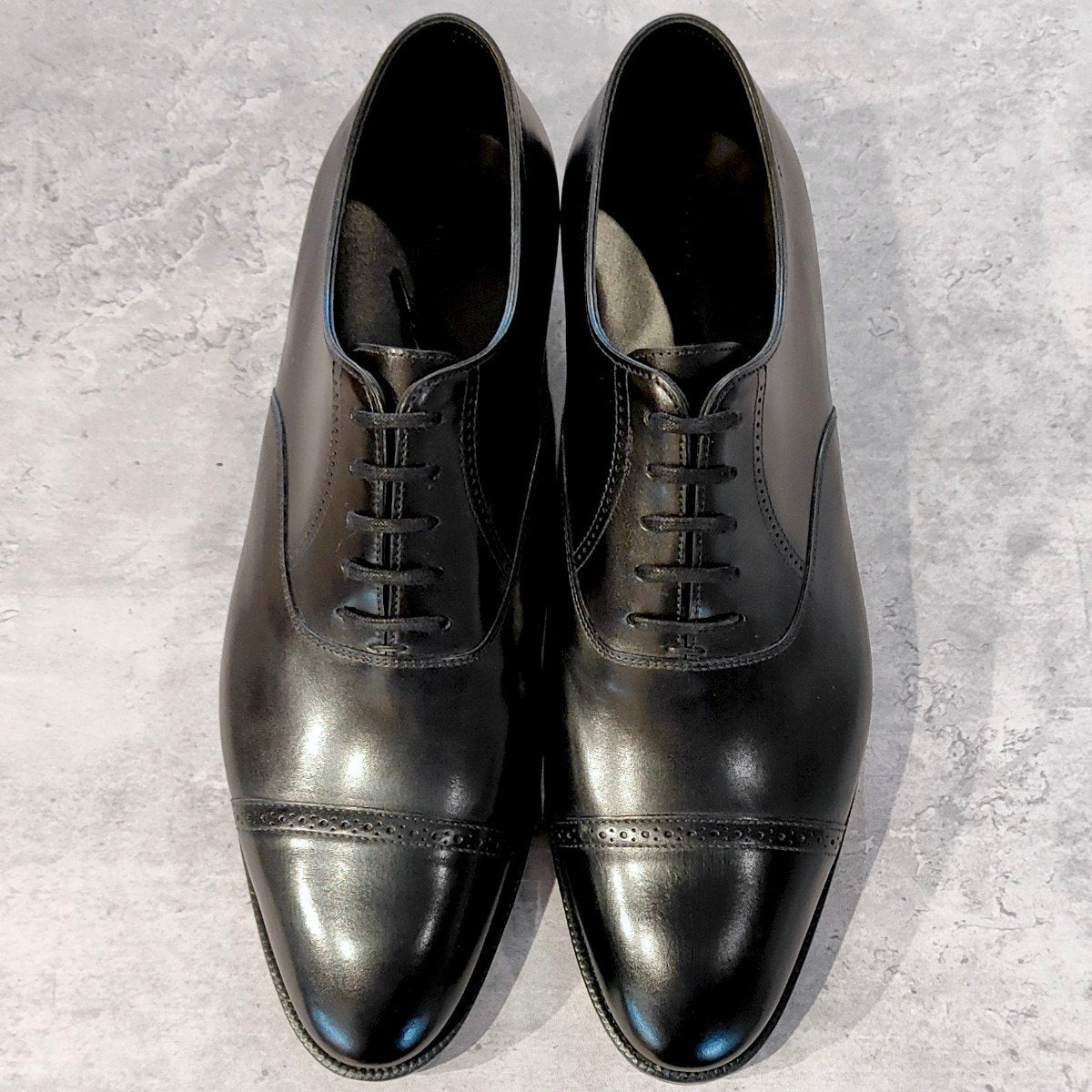 未使用【JOHN LOBB】ジョンロブ フィリップ2 パンチドキャップトゥ カーフ ブラック サイズUK7.5E 7000ラスト 参考定価￥349,800-