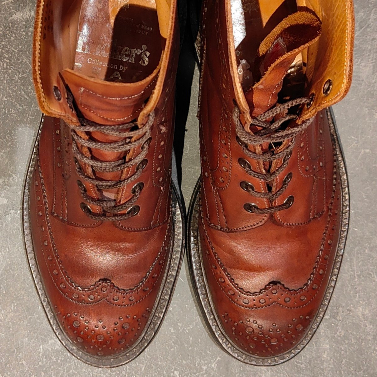 Tricker`s】トリッカーズ M2508 カントリーブーツ ウイングチップ