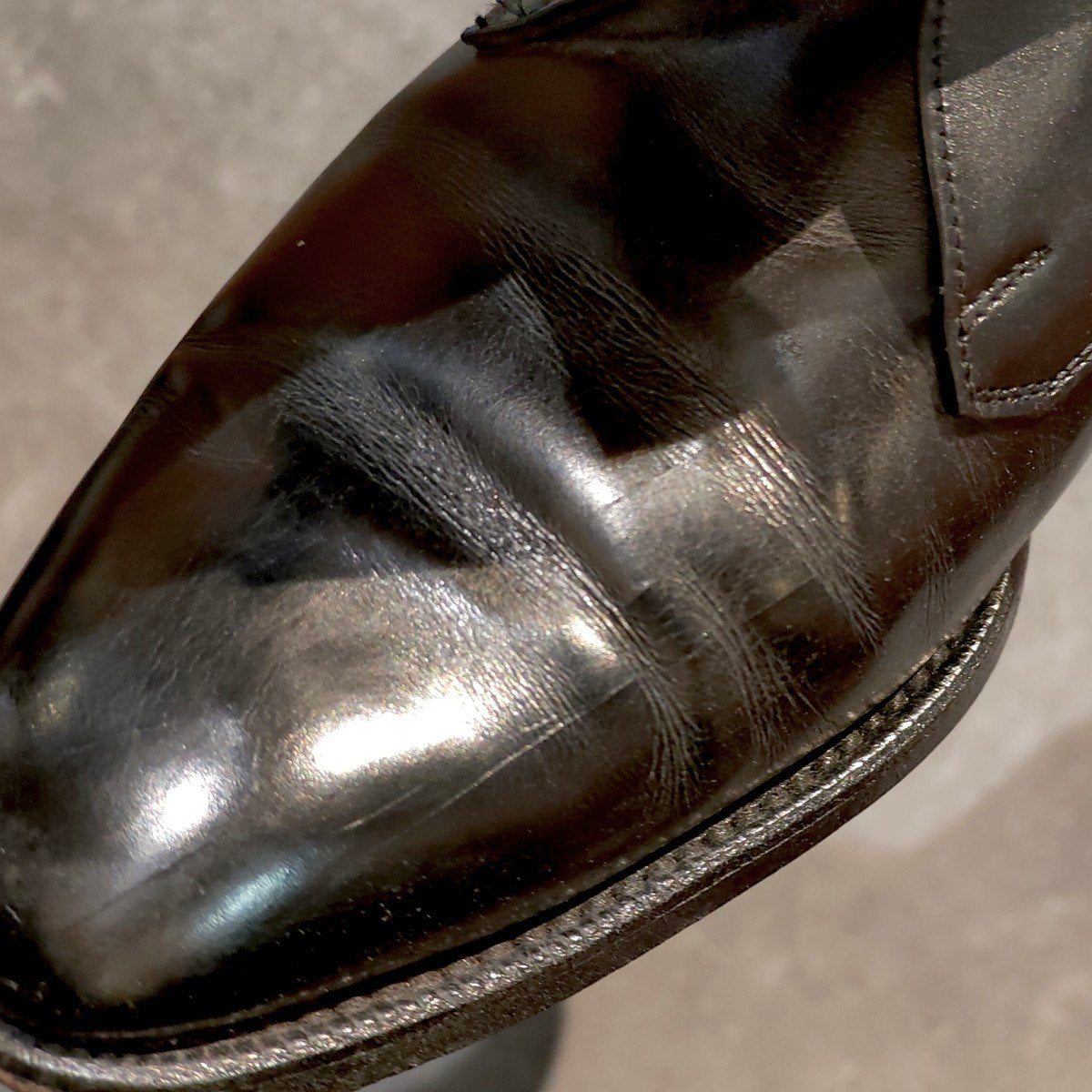 【JOSEPH CHEANEY】ジョセフチーニー トゥモローランド別注 Vフロント カーフ ブラック サイズUK6