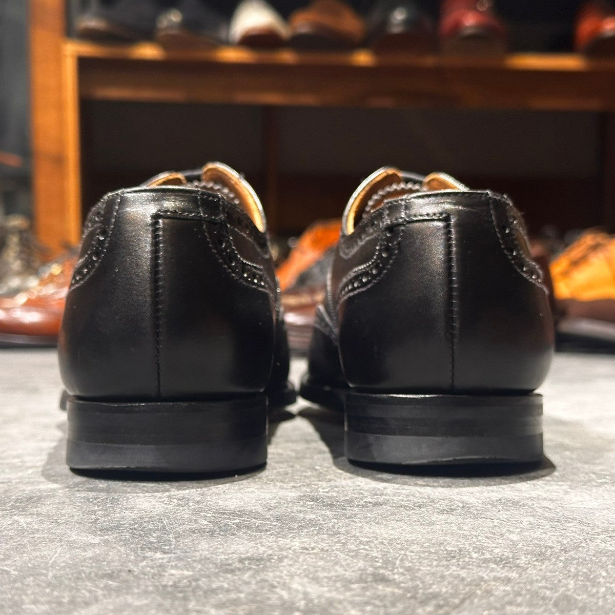 【CROCKET&JONES】ブラック ウィングチップ 6 CROCKETT&JONES】クロケット&ジョーンズ ウイングチップ スワンシー
