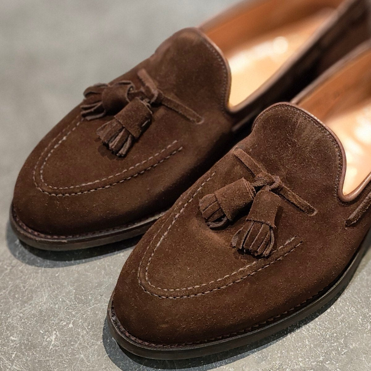 使用数回【CROCKETT&JONES】クロケット&ジョーンズ キャベンディッシュ3 タッセルローファー スエード ダークブラウン サイズ UK6.5E 375ラスト 参考定価￥132,000-