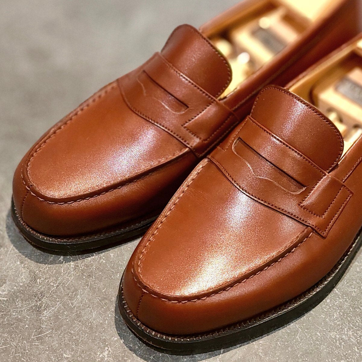 使用数回 【J.M.WESTON】ジェイエムウエストン 180 シグニチャーローファー ボックスカーフ タンブラウン サイズUK7E 41ラスト 参考定価￥165,000-