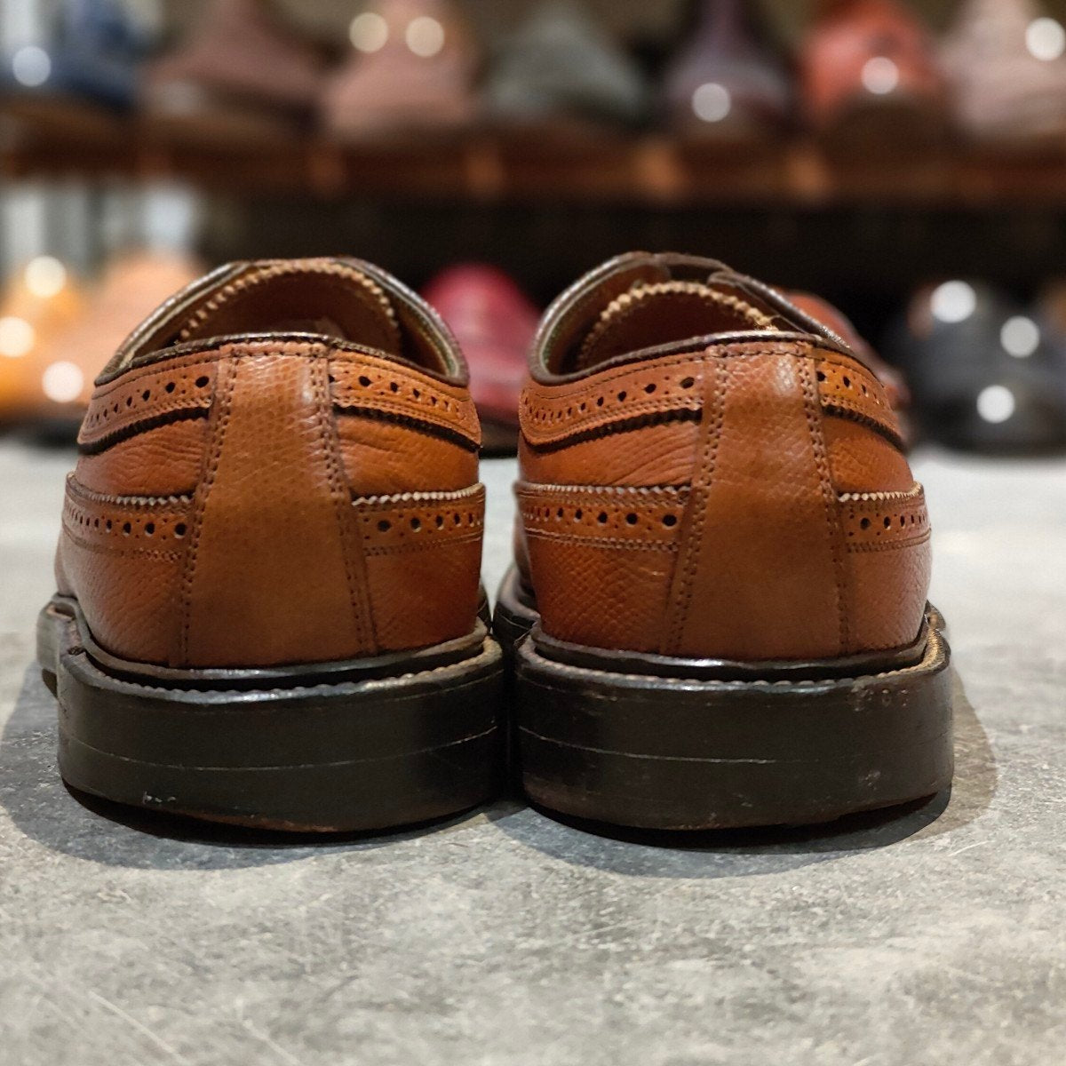 希少【FLORSHEIM】フローシャイム ケンムーア 筆記体ロゴ 緑枠 ウイングチップ グレインレザー ブラウン サイズ US8.5E