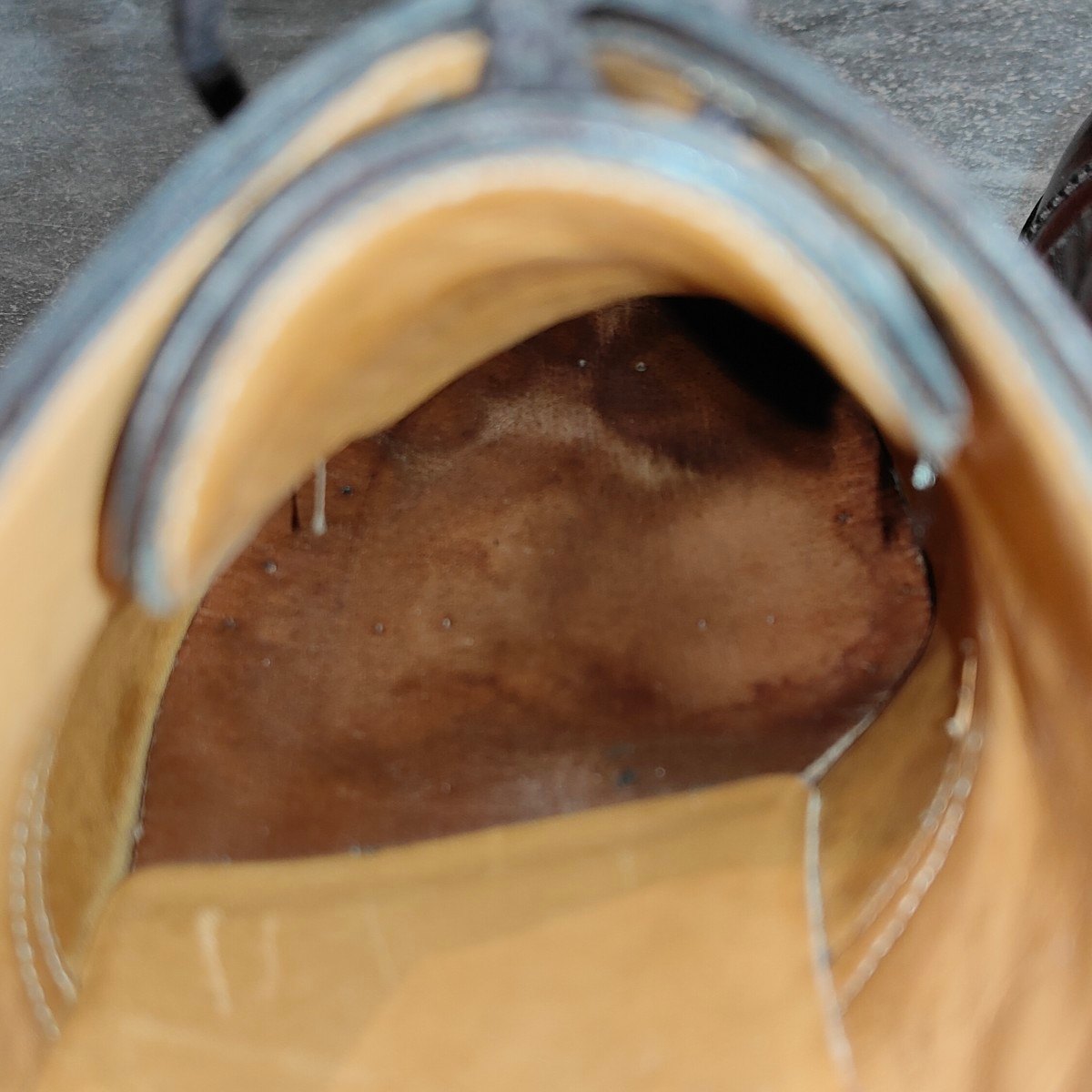 希少 美品【JOHN LOBB】ジョンロブ パンチドキャップトゥ ラッセル バッファローレザー バーガンディ サイズ5.5E 8695ラスト