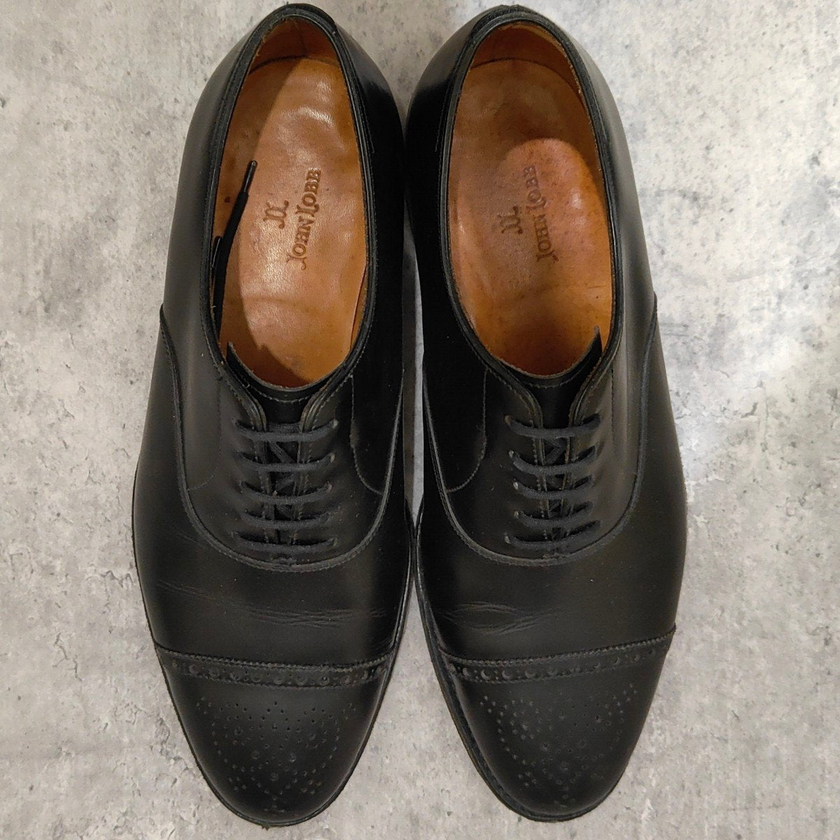 JohnLobb SAUNTONセミブローグ ブラック7E ジョンロブ JOHNLOBB】ジョンロブ グロウナー Sスタンプ セミブローグ カーフ