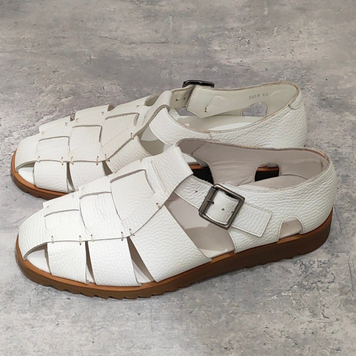 美品【Paraboot】パラブーツ パシフィック グルカサンダル グレインレザー ホワイト サイズ42