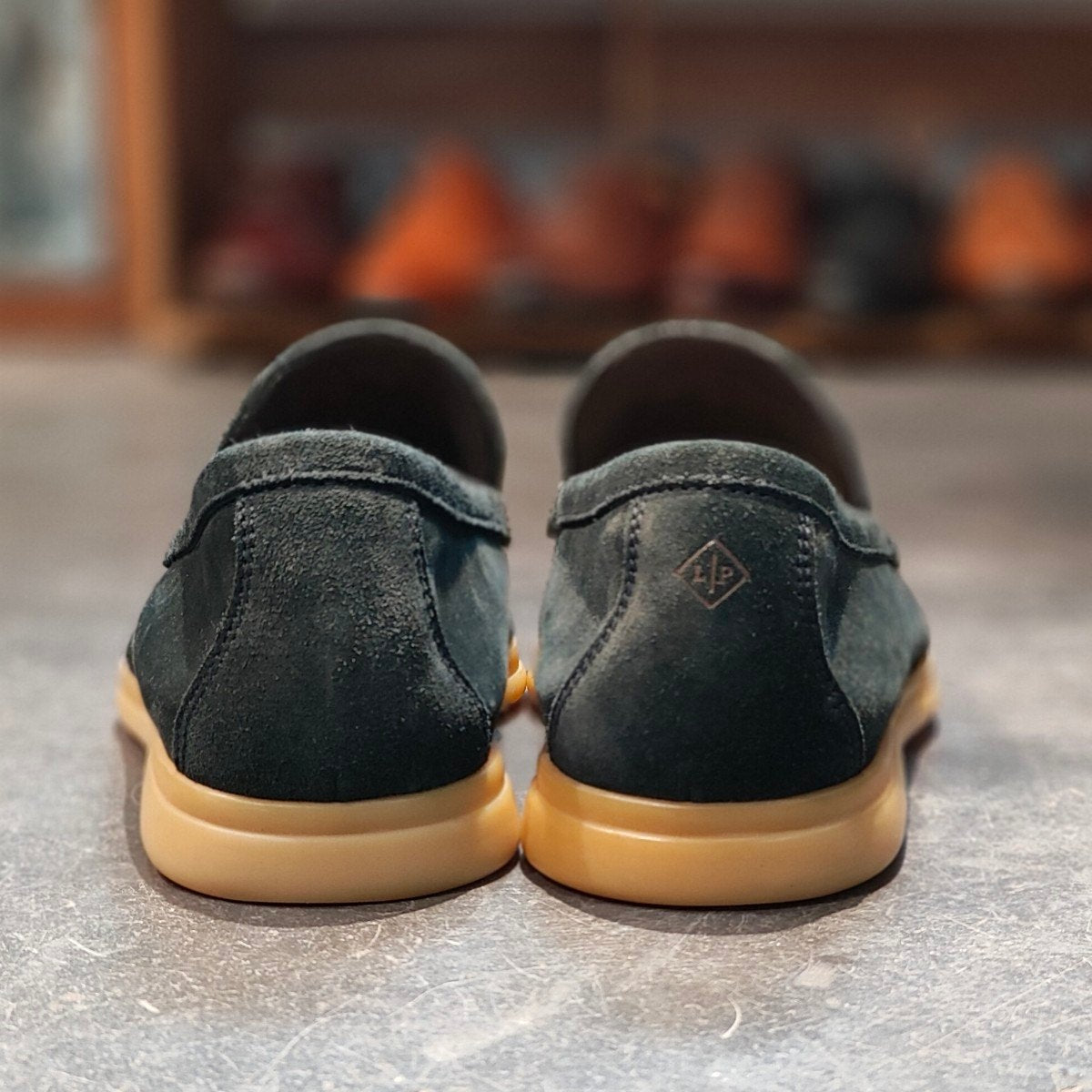使用数回 【Loro Piana】ロロ・ピアーナ サマーウォーク ローファー スエード ブラック サイズ41 参考定価￥160,100-