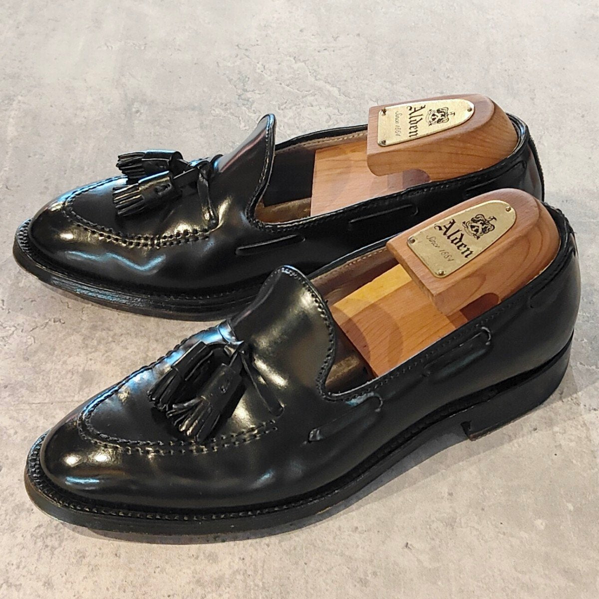 美品 【ALDEN】オールデン 664 タッセルローファー コードバン ブラック サイズUS7D アバディーンラスト 参考定価￥234,300-