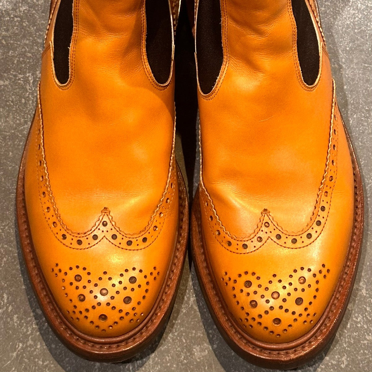 【Tricker's】トリッカーズ ヘンリー サイドゴアブーツ ウイングチップ カーフ エイコンアンティーク サイズUK8.5