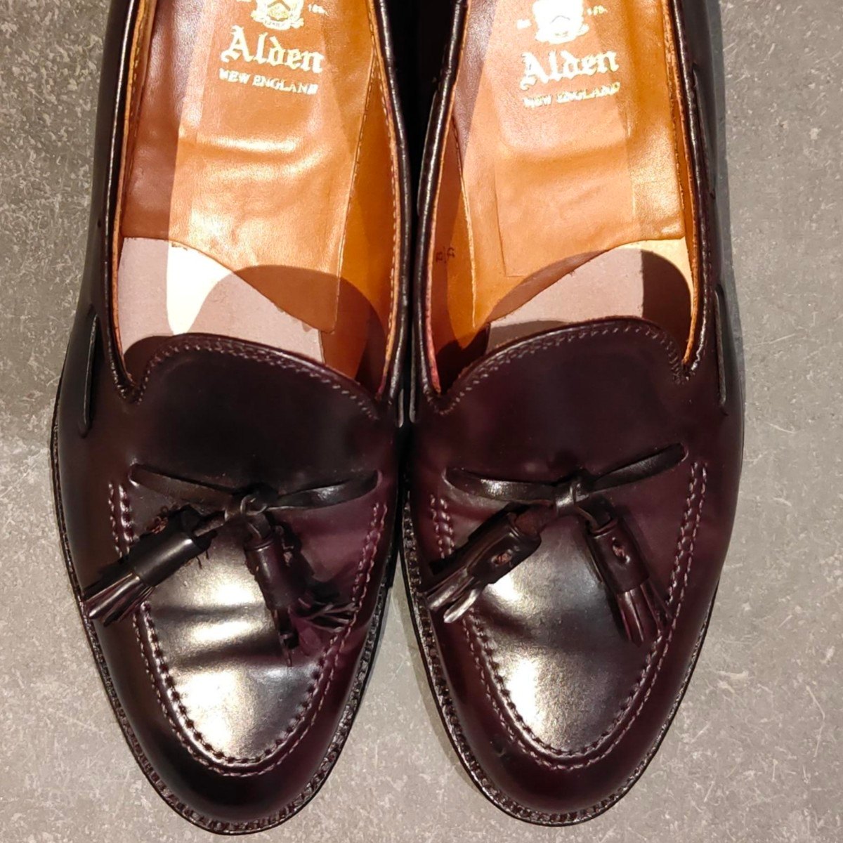 試着程度【ALDEN】オールデン 563 R品 タッセルローファー コードバン ダークバーガンディ サイズUS7D アバディーンラスト 参考定価￥217,800-