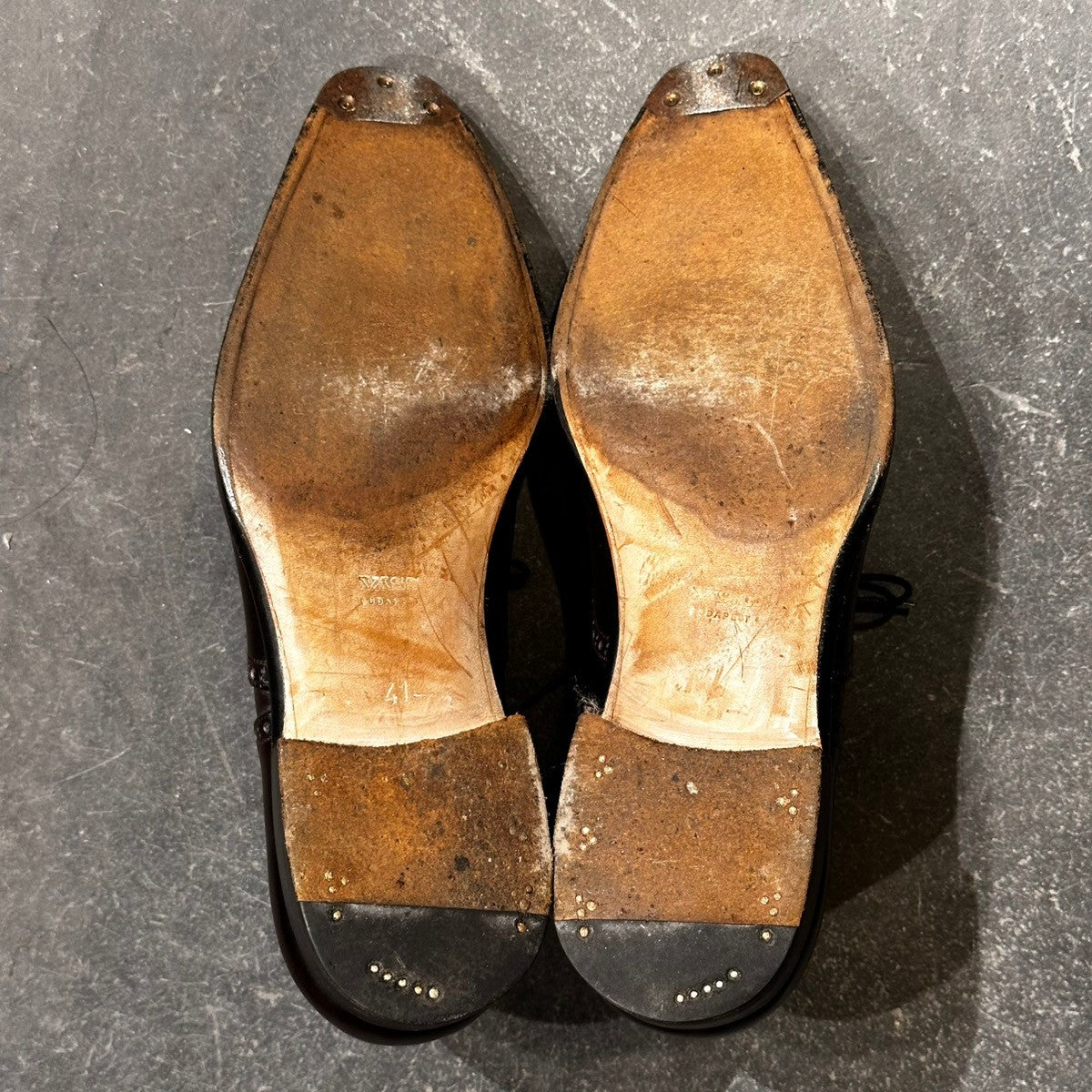 【VASS】ヴァーシュ  ビジネスシューズ カーフ パンチドキャップトゥ バーガンディ サイズ41.5E