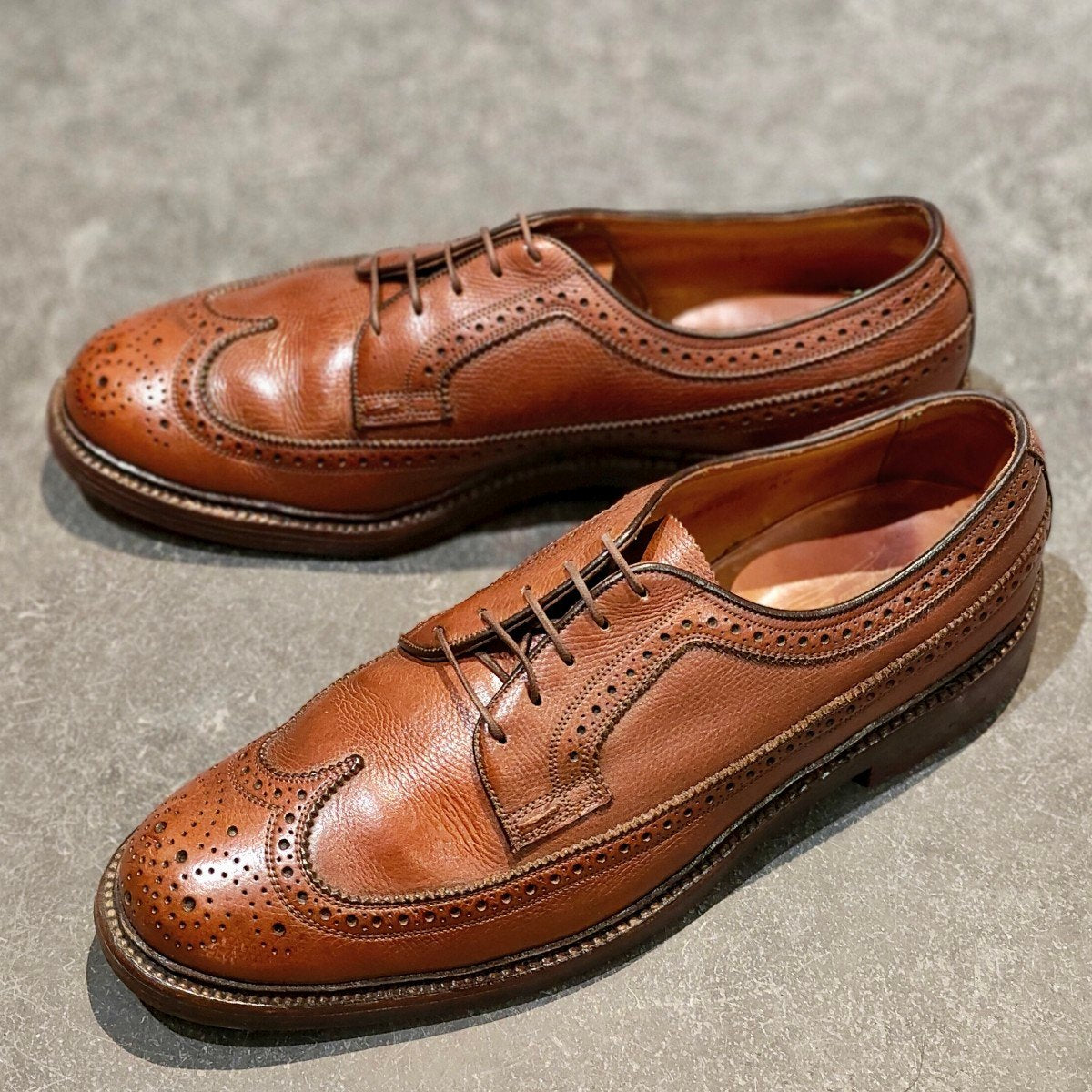 希少【FLORSHEIM】フローシャイム ケンムーア 筆記体ロゴ 緑枠 ウイングチップ グレインレザー ブラウン サイズ US8.5C
