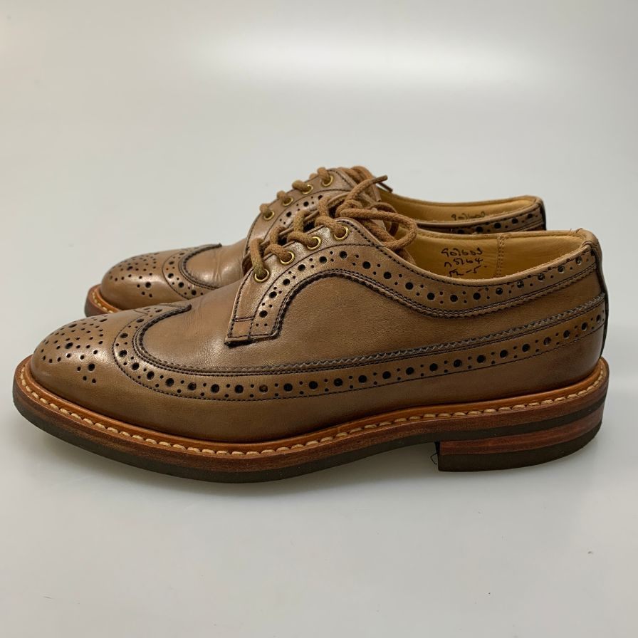 【Tricker’s】トリッカーズ レザーソウル別注 レザーシューズ ロングウイングチップ M5164 ブラウン メンズ 5.5