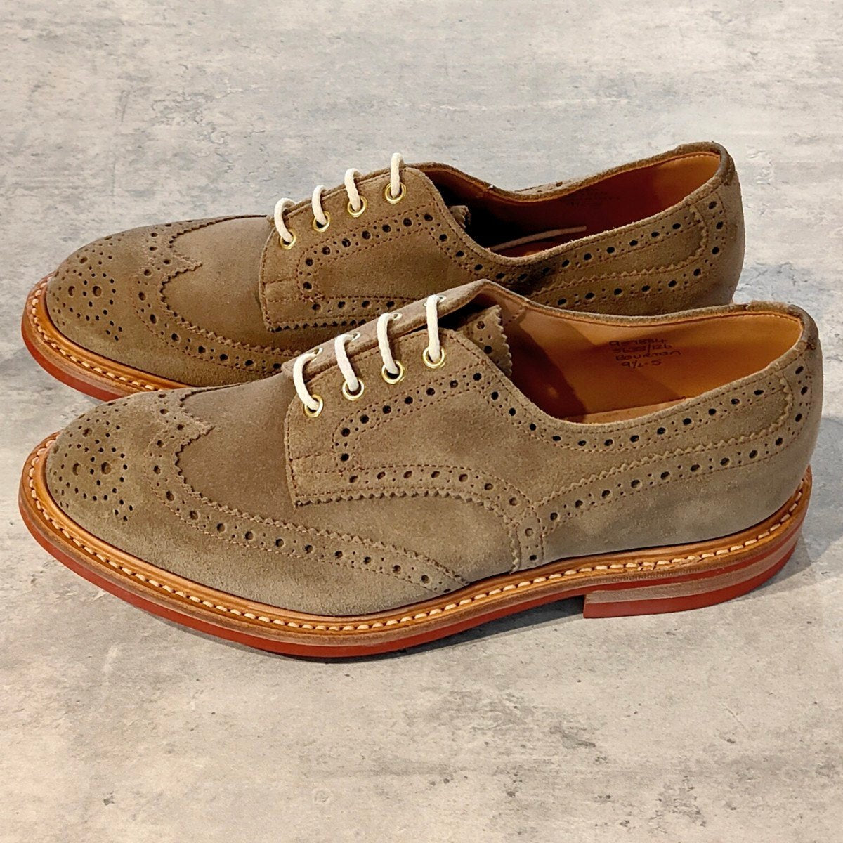 未使用【Tricker's】トリッカーズ バートン 5633 スエード グレー系 サイズ UK9.5 参考定価￥132,000-
