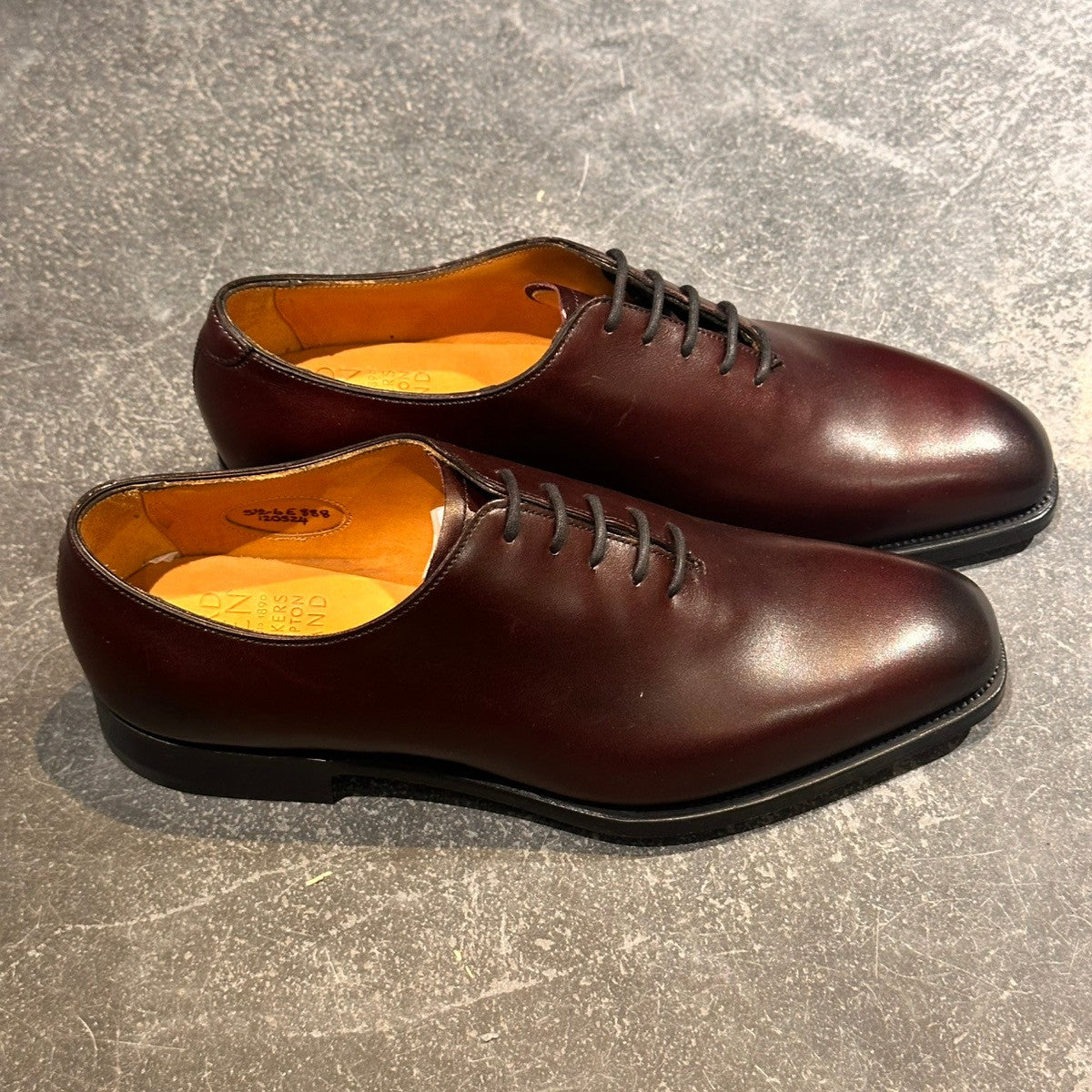 試着程度極美品【EDWARD GREEN】エドワードグリーン ニューバリー ホールカット カーフ バーガンディ サイズUK5.5E 888ラスト