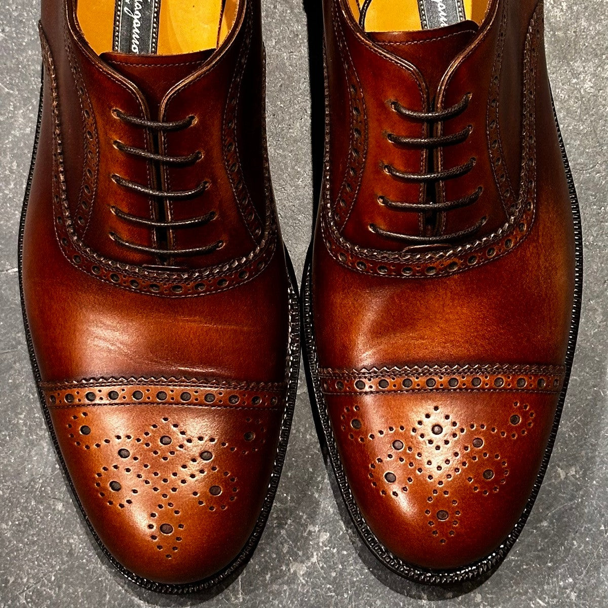 未使用品【Salvatore Ferragamo】サルヴァトーレ フェラガモ 3190 セミブローグ カーフ ブラウン サイズUK8.5D