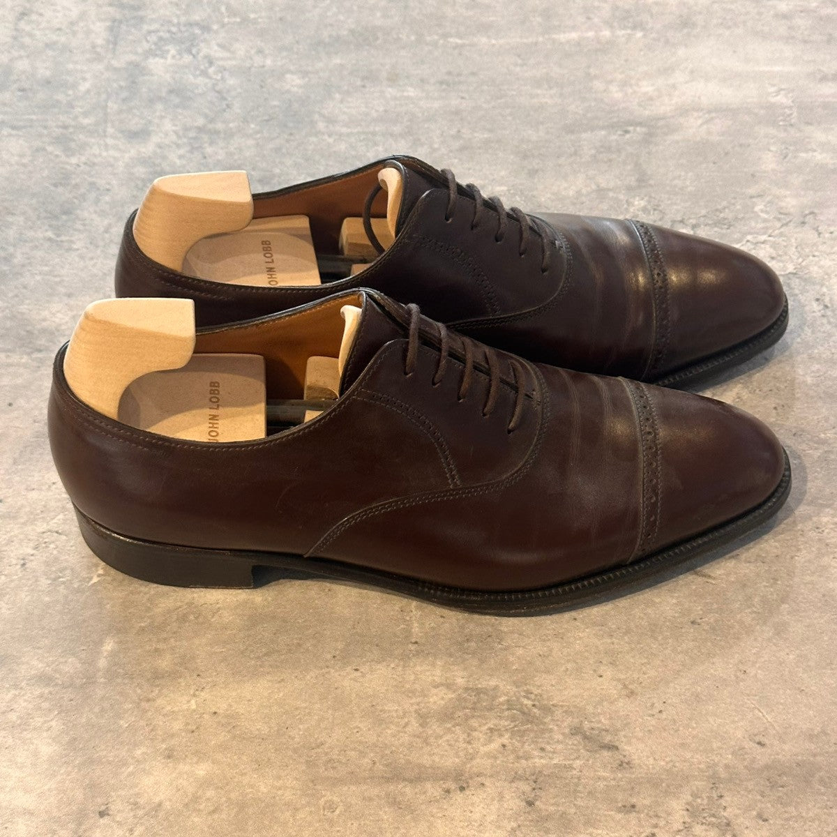 美品【JOHN LOBB】ジョンロブ フィリップ2 Philip II パンチドキャップトゥ カーフ ブラウン サイズUK6E 7000ラスト