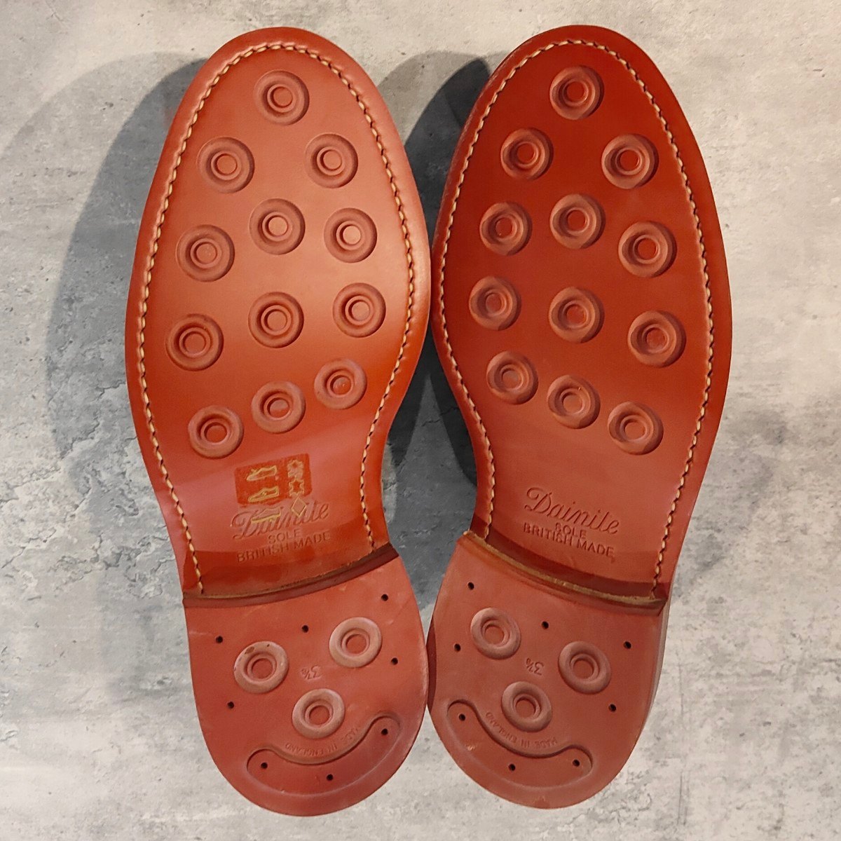 未使用【Tricker's】トリッカーズ バートン 5633 スエード グレー系 サイズ UK9.5 参考定価￥132,000-
