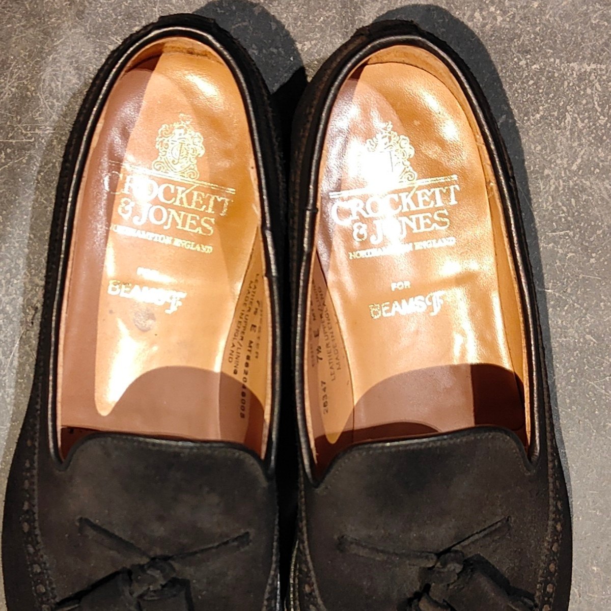 美品【CROCKETT&JONES】クロケット&ジョーンズ ビームスF別注 チェスター タッセルローファー ウイングチップ スエード ブラック サイズ UK7.5E