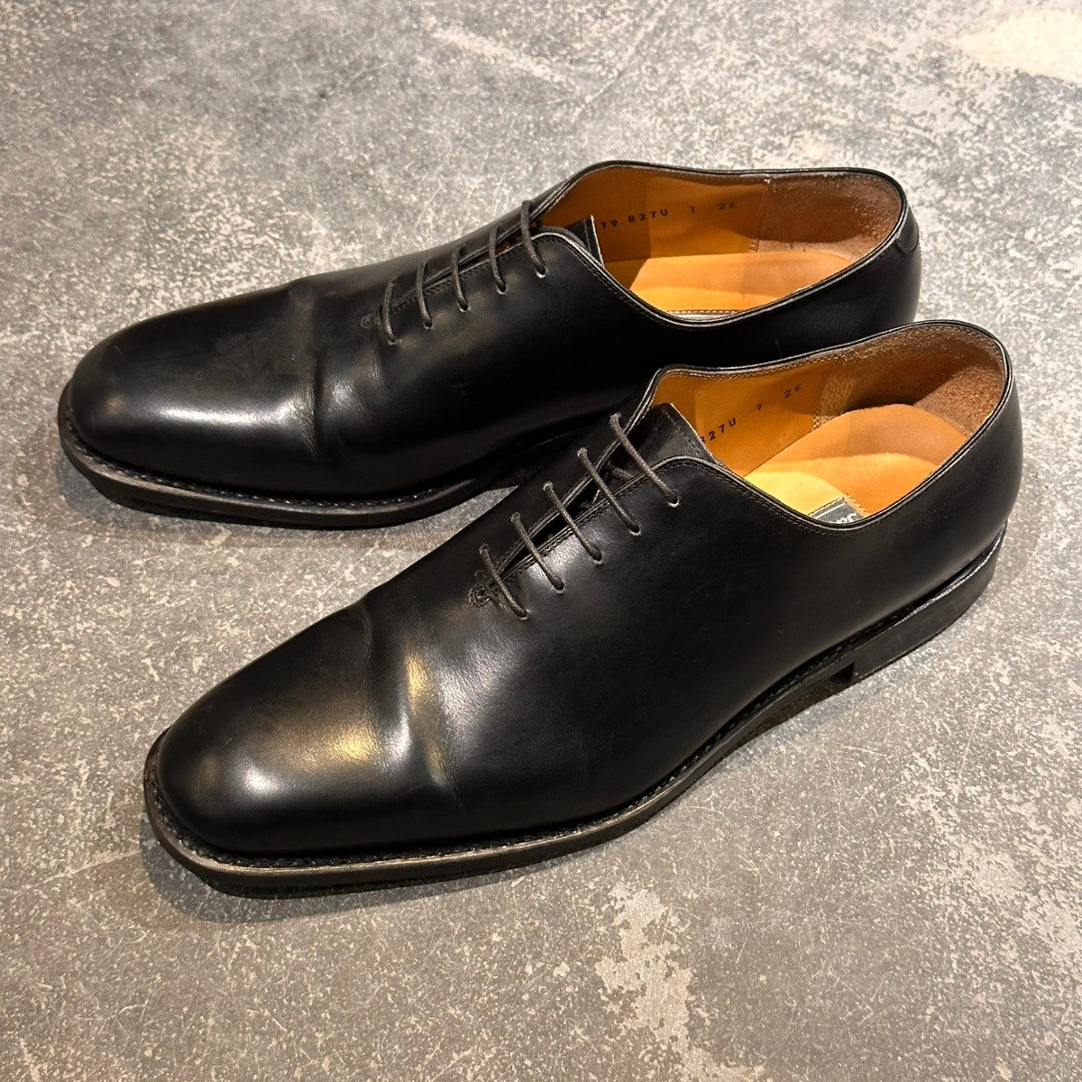 【Salvatore Ferragamo】サルヴァトーレフェラガモ ホールカット カーフ ブラック サイズUK7EE