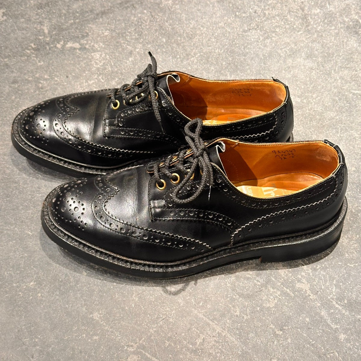 Tricker’s トリッカーズ　バートン　M5633 サイズ５ｈ4　美品 Tricker's（トリッカーズ） バートン ウィングチップ カントリーブーツ