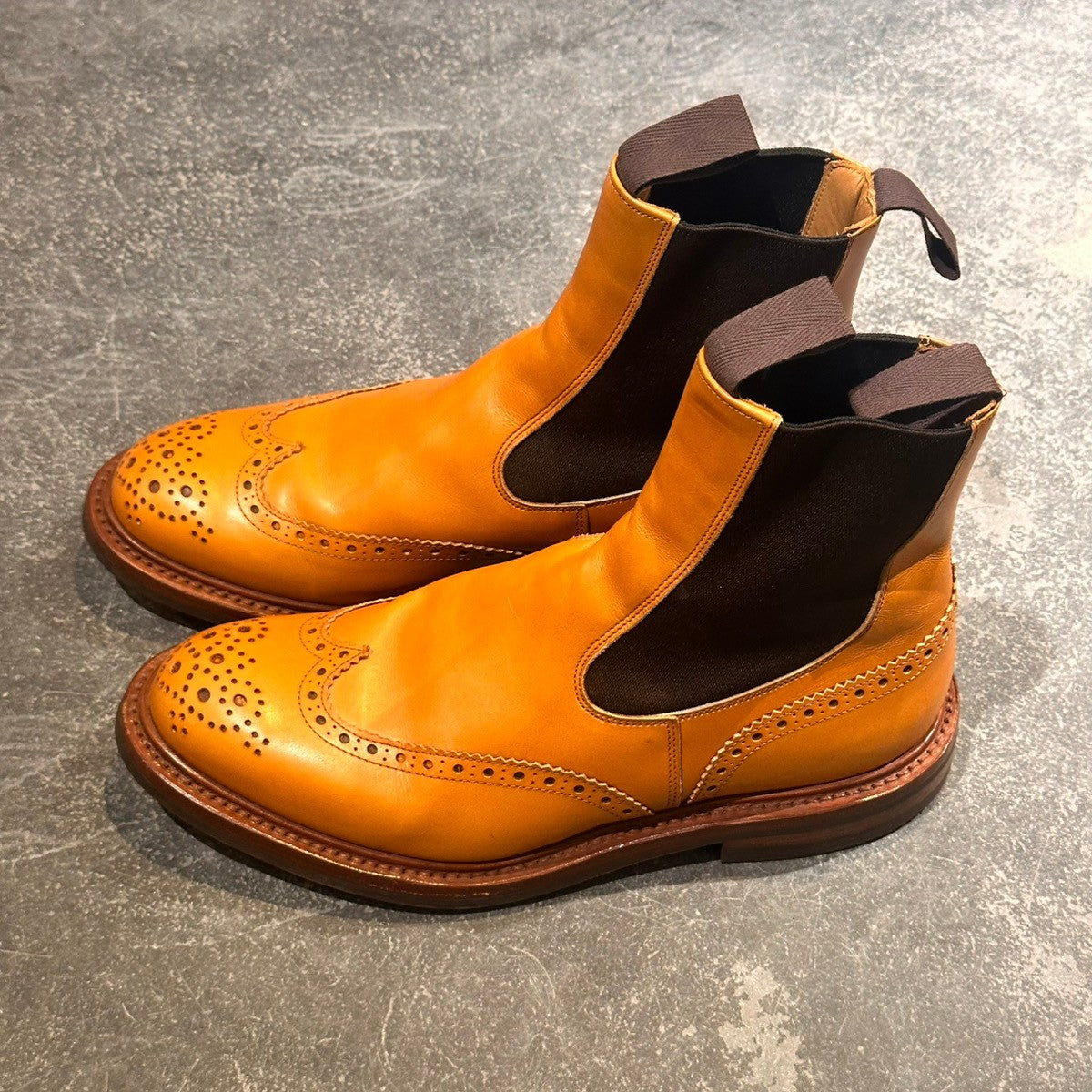 【Tricker's】トリッカーズ ヘンリー サイドゴアブーツ ウイングチップ カーフ エイコンアンティーク サイズUK8.5