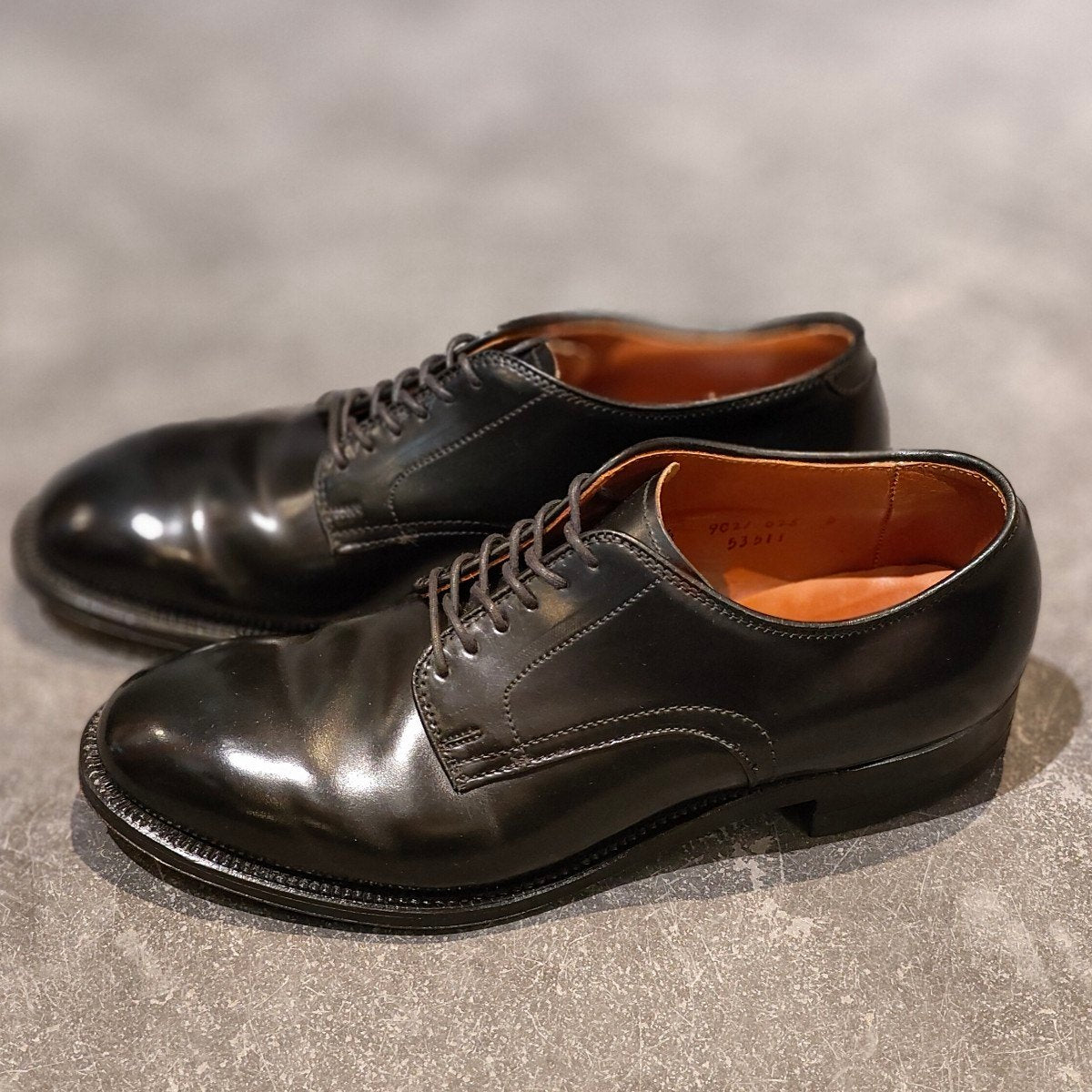 使用数回【ALDEN】オールデン 53511 プレーントゥ コードバン ブラック US7.5D モディファイドラスト 参考定価￥217,800-
