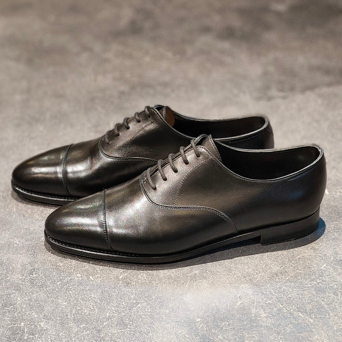 使用数回 【JOHN LOBB】ジョンロブ シティ2 ストレートチップ カーフ ブラック サイズUK7.5E 7000ラスト参考定価￥228,800-