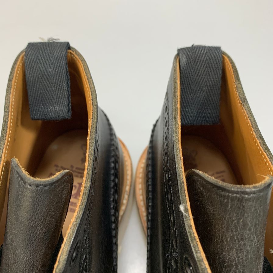 【オンライン限定】【Tricker's】トリッカーズ レザーブーツ M5833 ビブラムソール ウィングチップ メンズ サイズ 8 ブラック